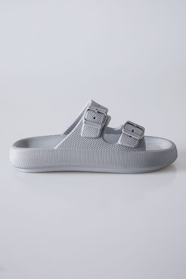 89302 High-Sole Double Buckled Men's Slippers