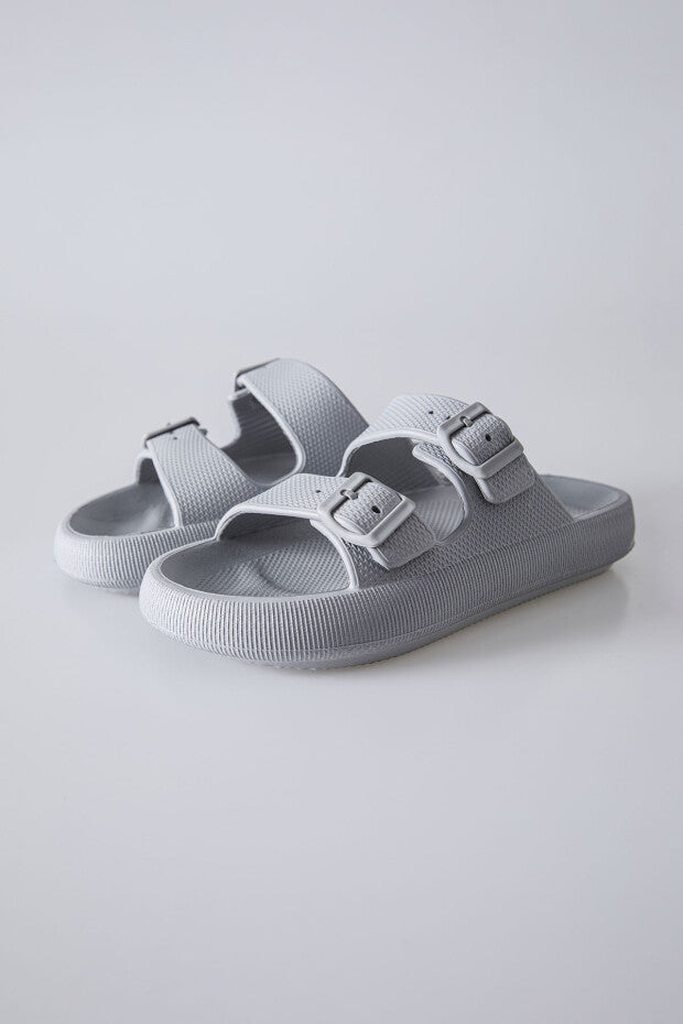 89302 High-Sole Double Buckled Men's Slippers