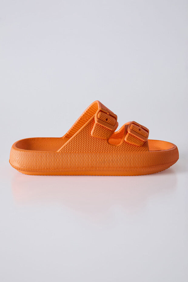 89302 High-Sole Double Buckled Men's Slippers
